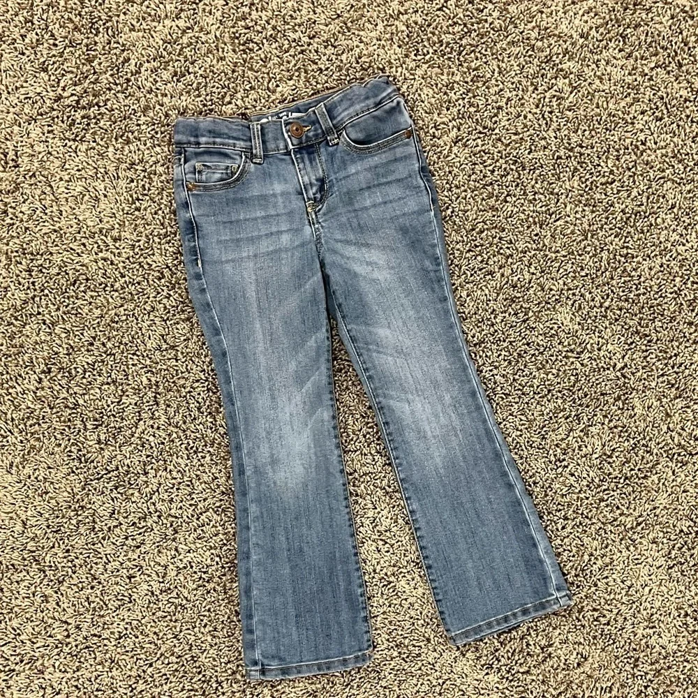 OshKosh size 5 little girls bootcut jeans